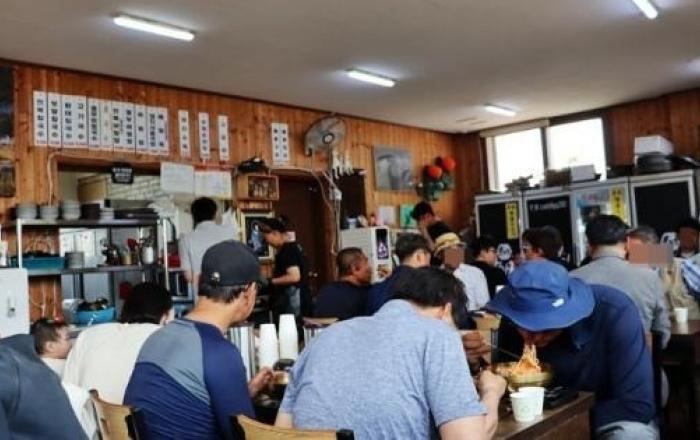 바다향과 진한 국물, 쫄깃한 식감까지.. 손님 몰리는 이유